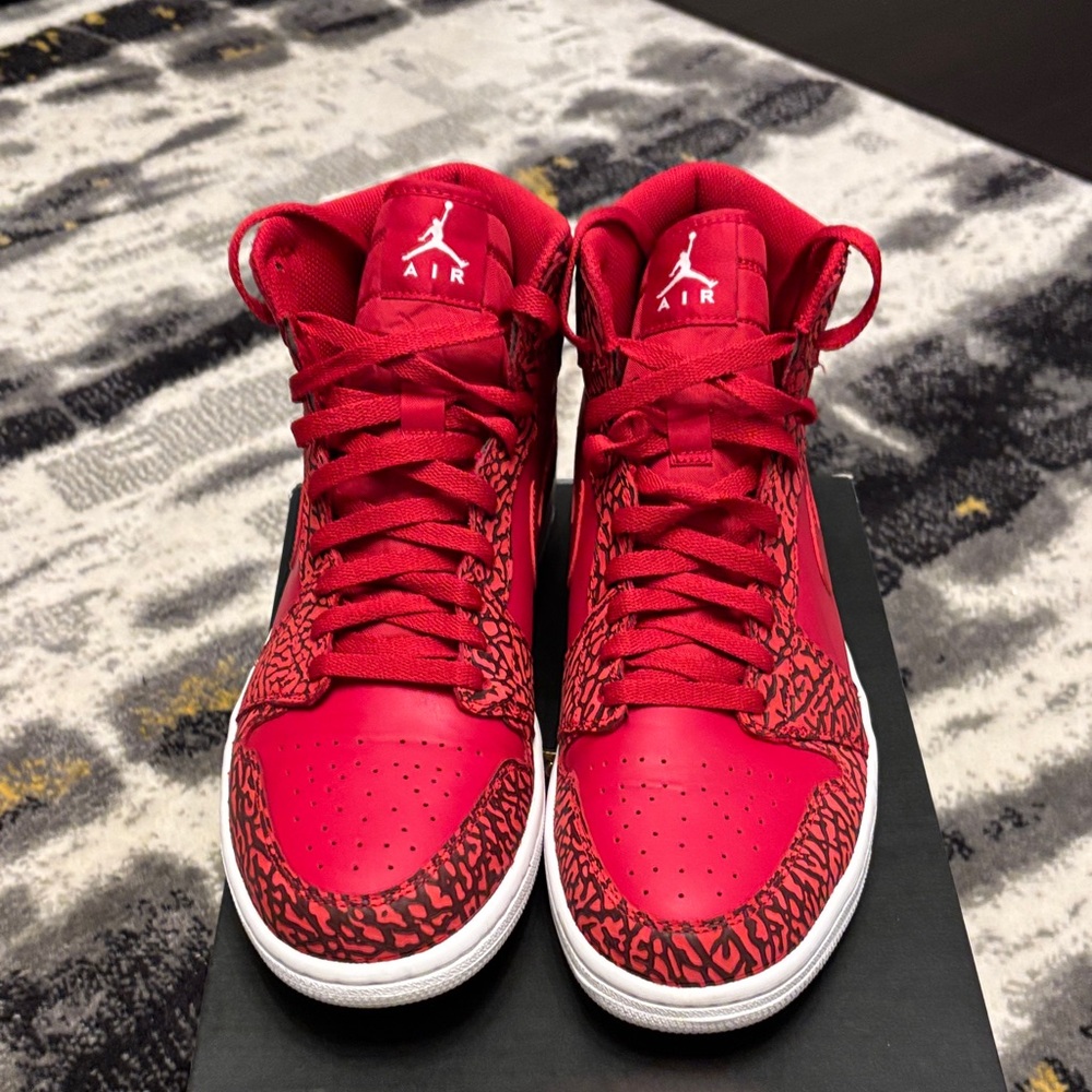 Jordan 1’s size 11.5